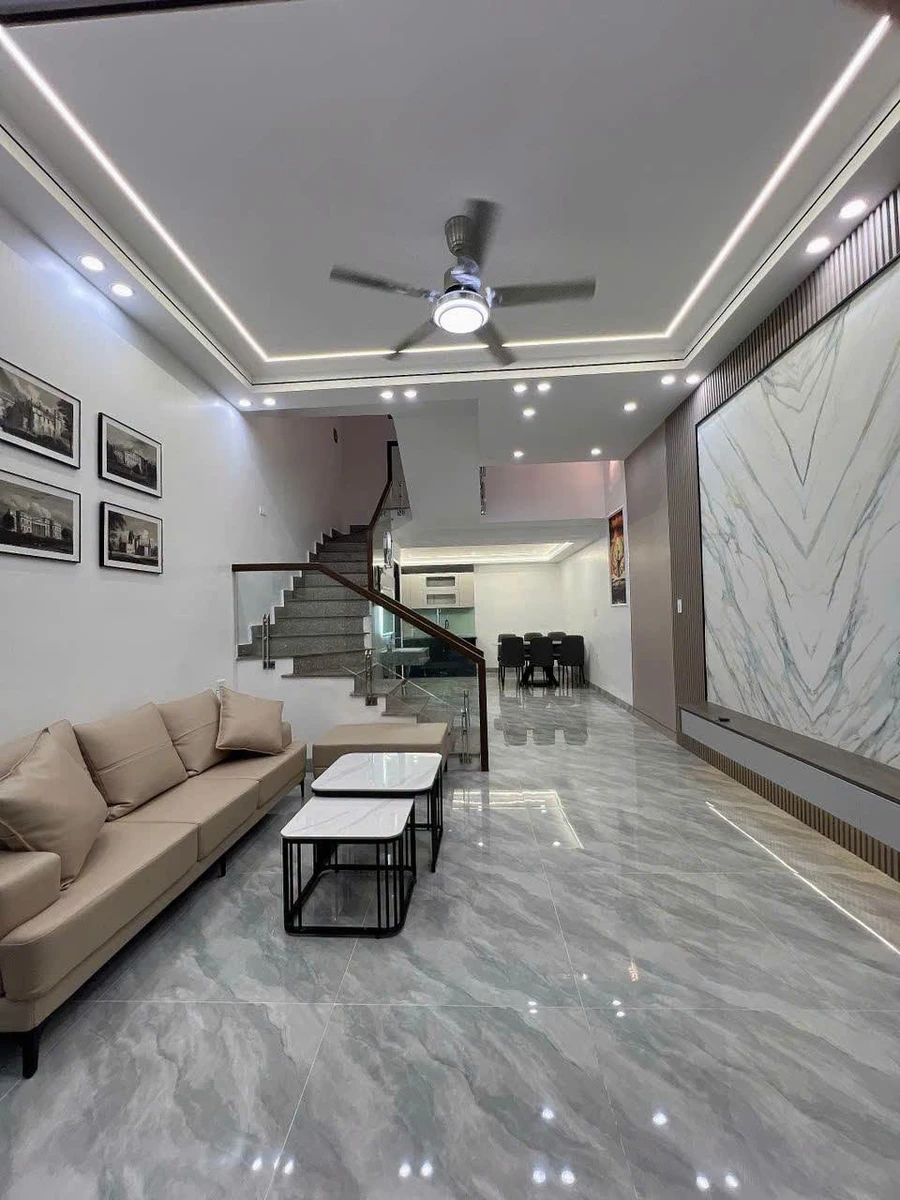 Bán nhà 4 tầng phố Hồ Sen 44m2, 4 phòng ngủ 3.58 tỷ - Ảnh 1