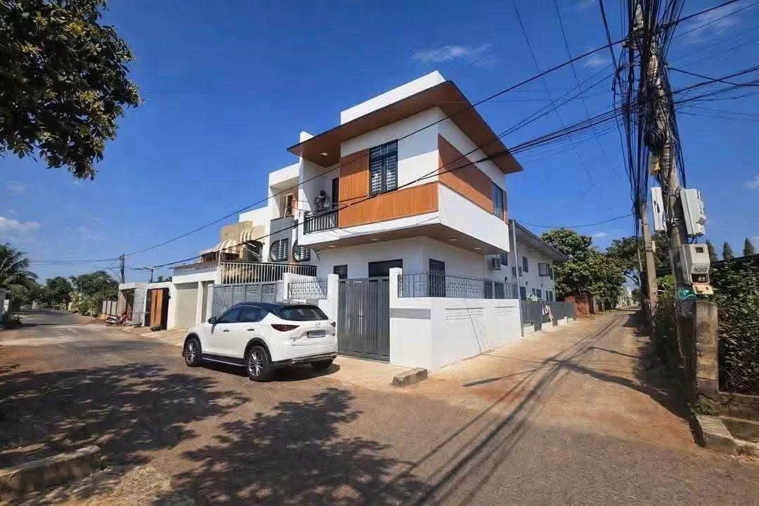 Bán nhà góc 2 mặt tiền kèm 4 phòng trọ 154m2 tại Buôn Ma Thuột, giá 4,8 tỷ - Ảnh 1
