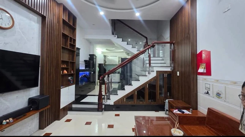 Nhà bán 3 tầng hẻm 42m2 Nguyễn Thái Học Quy Nhơn