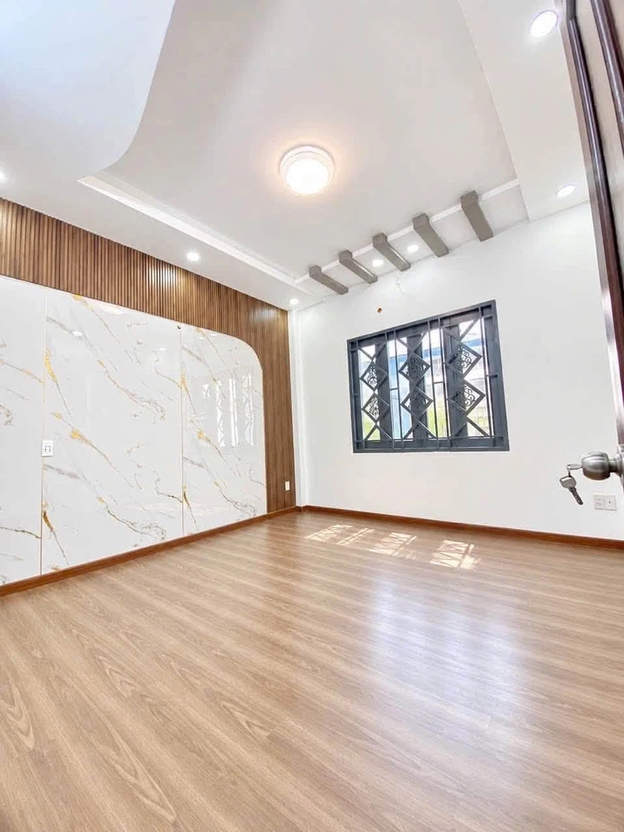 Bán nhà mặt tiền 4 tầng 50m2 Công viên Bông Sao Q8 - Ảnh thu nhỏ 3