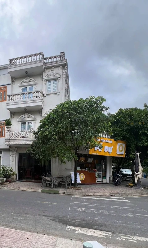 Bán biệt thự 3 tầng 5x14m, 5PN, giá 4,6 tỷ tại Thuận Giao, gần Aeon Mall Bình Dương