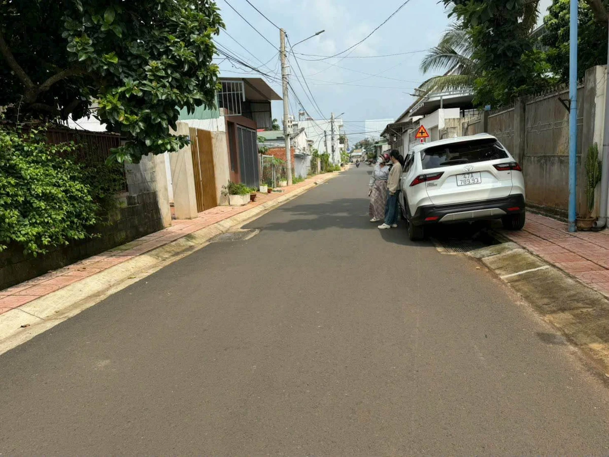 Bán lô đất hẻm 25 Mai Thị Lựu, Ea Kao, Buôn Ma Thuột, 4,5x20m, giá 2,5 tỷ - Ảnh 1