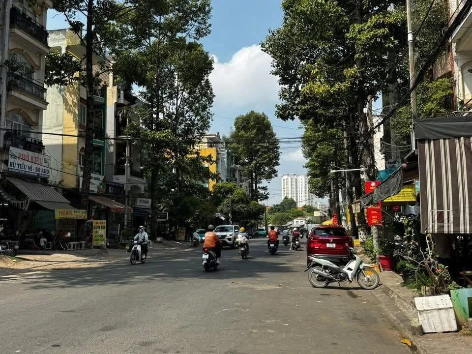 Bán nhà mặt tiền 4 tầng, hầm xe, 80m² Bình Thạnh, 25 tỷ - Ảnh thu nhỏ 2
