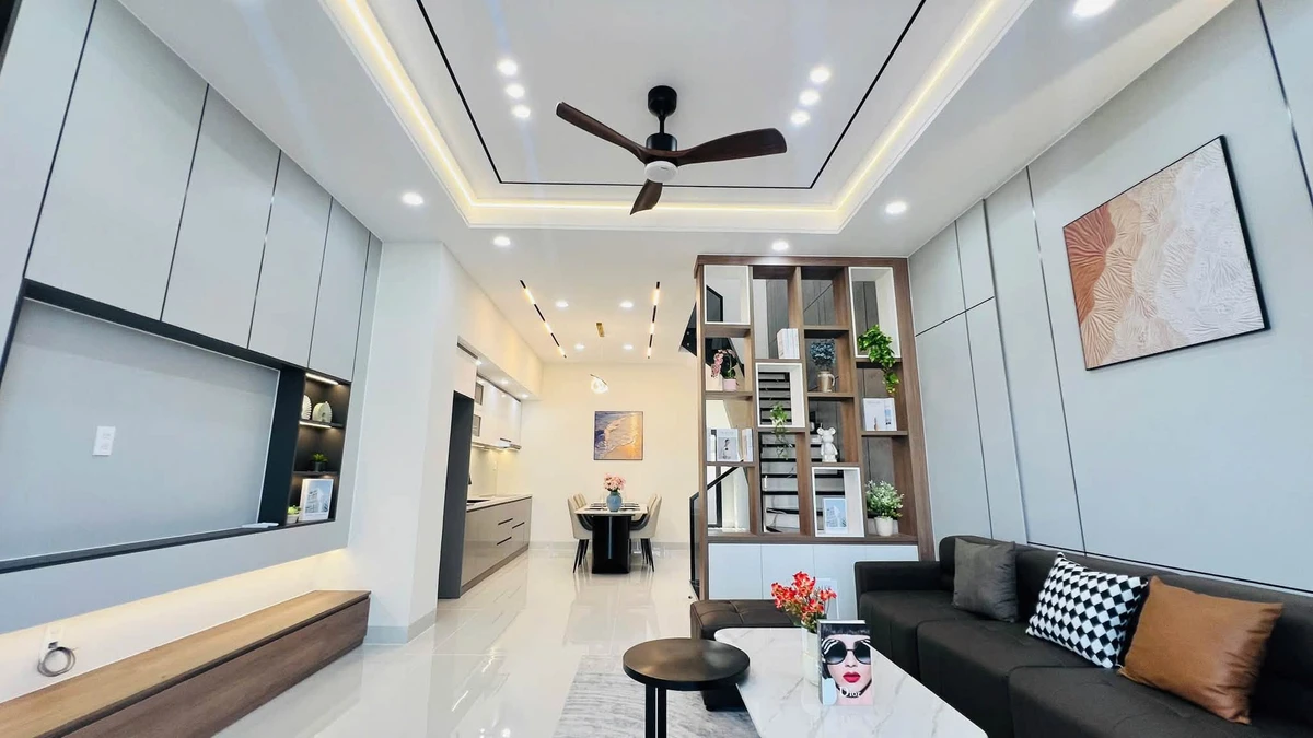 Bán nhà 5x22m, 1 trệt 1 lầu, 3 phòng ngủ trung tâm Long Khánh, Đồng Nai giá 2,3 tỷ - Ảnh thu nhỏ 4