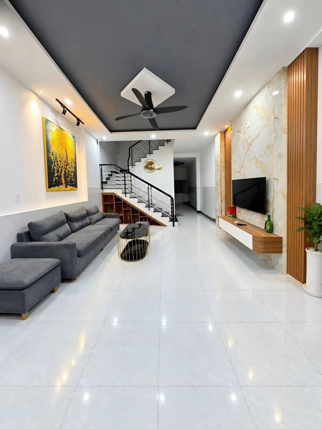 Bán nhà 2 tầng 60m2 gần Ngã Ba Huế, Quận 1 - Ảnh 1