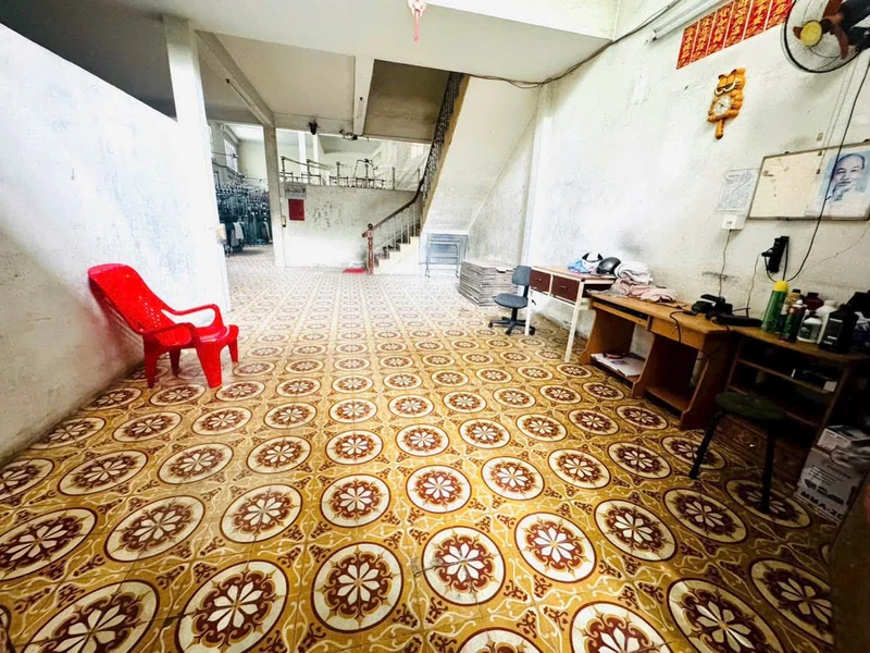 Cho thuê nhà mặt tiền Bến Phú Lâm 500m2, sàn 1500m2, 80 triệu/tháng, Quận 6