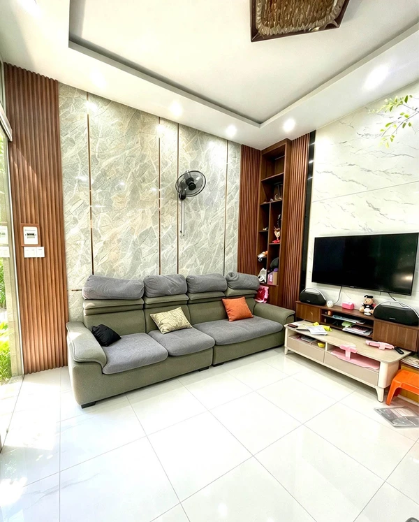 Bán nhà 3 tầng 105,5 m² Quy Nhơn 2 tỷ 450
