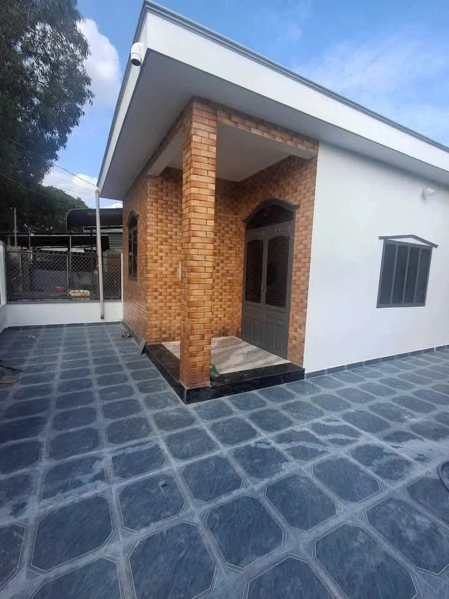 Bán nhà sổ riêng 222,6m2, 3PN 2WC, gần chợ Tân Ba, Thái Hòa, Tân Khánh - Ảnh 1