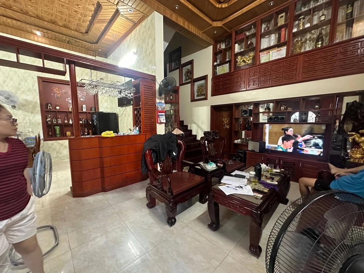 Bán biệt thự 3 tầng 119m2 Nguyễn Văn Cừ Quảng Ninh 5,6 tỷ - Ảnh 1