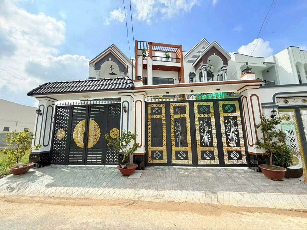 Bán nhà 2 lầu 4PN mặt tiền Đoàn Văn Diệu, Mỹ Lộc, Long An - Ảnh thu nhỏ 2