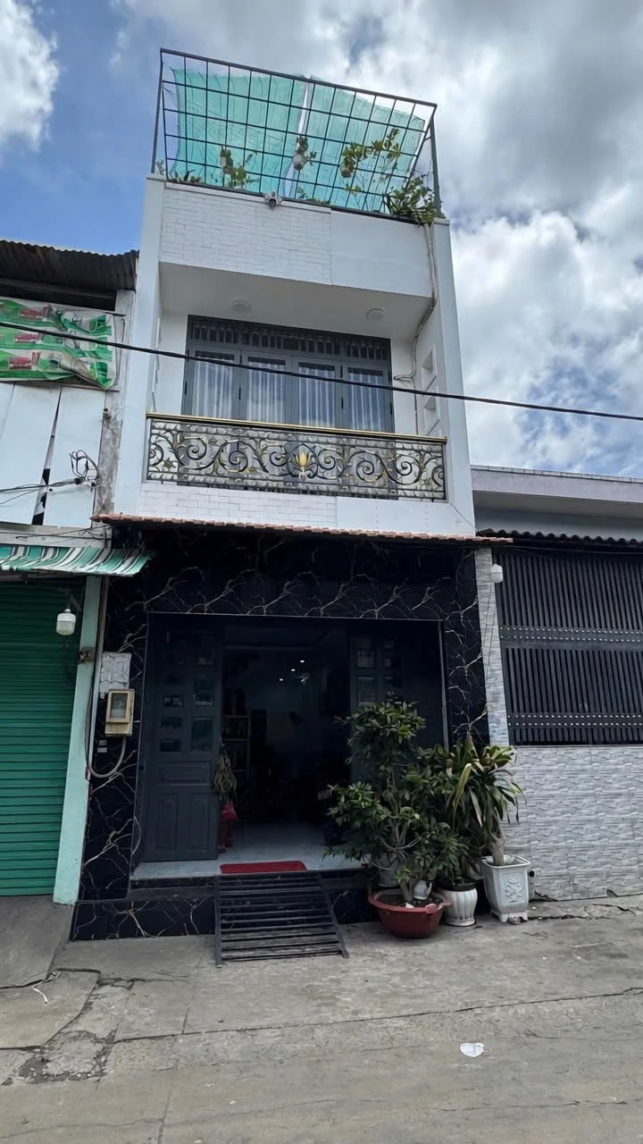 Bán nhà 3 tầng hẻm 10m Hương Lộ 2, Bình Tân, 56m², 6,1 tỷ - Ảnh 1