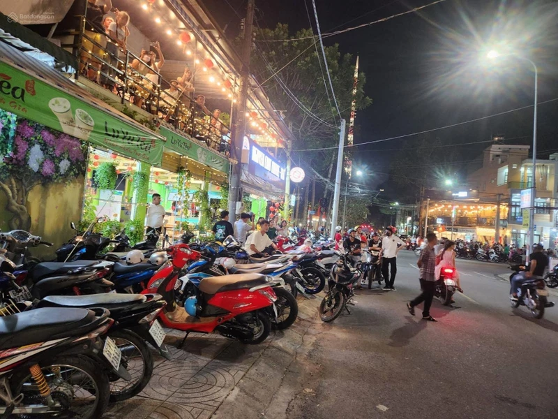 Bán nhà riêng mặt tiền Nguyễn Thị Lựu, phường Cao Lãnh, Đồng Tháp; 4,5 x 22m; 98m2; 2 Tỏi 900