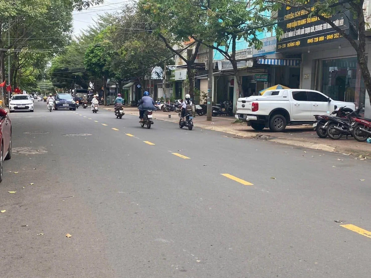 Bán nhà cấp 4 mặt tiền kinh doanh đường Hoàng Diệu, gần chợ Ngô Mây, Buôn Ma Thuột, giá 9,8 tỷ - Ảnh thu nhỏ 2