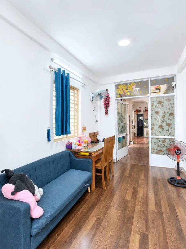 Bán nhà hẻm Đoàn Văn Bơ Quận 4, 26.3m², trệt 2 lầu sân thượng, 2PN 2WC, giá 3.5 tỷ 3ty780