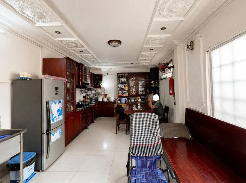 Bán nhà mặt tiền Ông Ích Khiêm Quận 11, 90m2, 4 tầng 5PN, giá 12,35 tỷ - Ảnh thu nhỏ 4