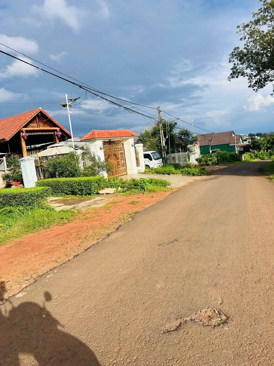 Bán đất nền 500m2 giá 50 triệu/m2 gần Đồng Khởi - Ảnh thu nhỏ 2