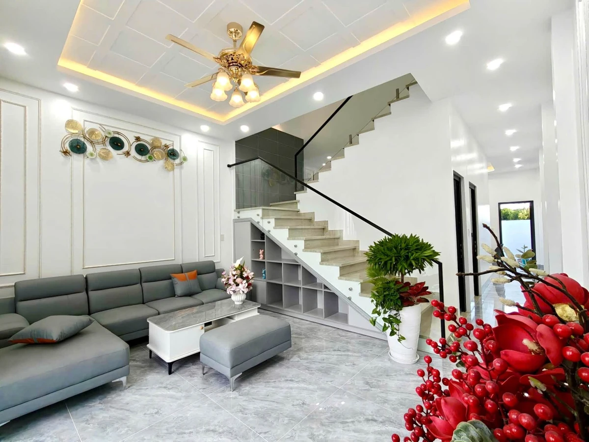Bán nhà trệt lầu 89m2 3 PN 3 WC Rạch Giá 2 tỷ 650 triệu - Ảnh thu nhỏ 5
