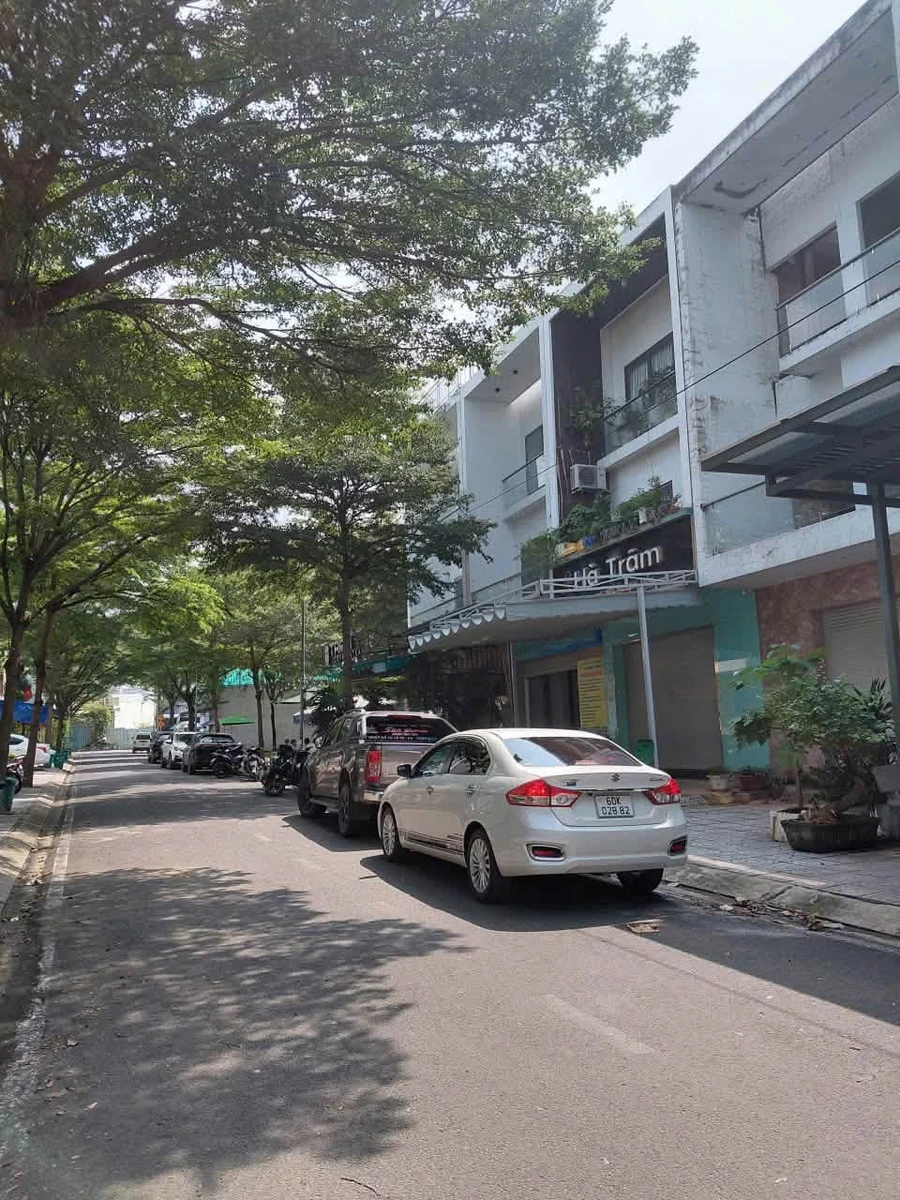 Bán nhà liền kề 70m² KDC Long Châu, Biên Hòa 5 tỷ 500 - Ảnh thu nhỏ 2