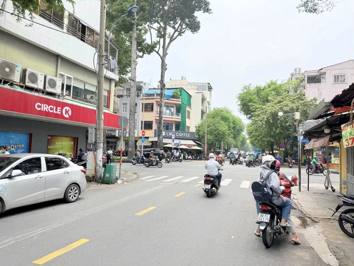 Bán nhà hẻm thông Nguyễn Duy Dương Quận 10, 45m2, 4 tầng 4PN, giá 6.9 tỷ - Ảnh 1