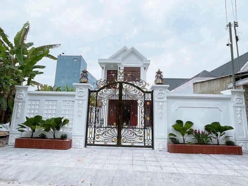 Bán biệt thự mặt tiền Vương Hồng Sến, Rạch Giá, 195m2, 3.49 tỷ