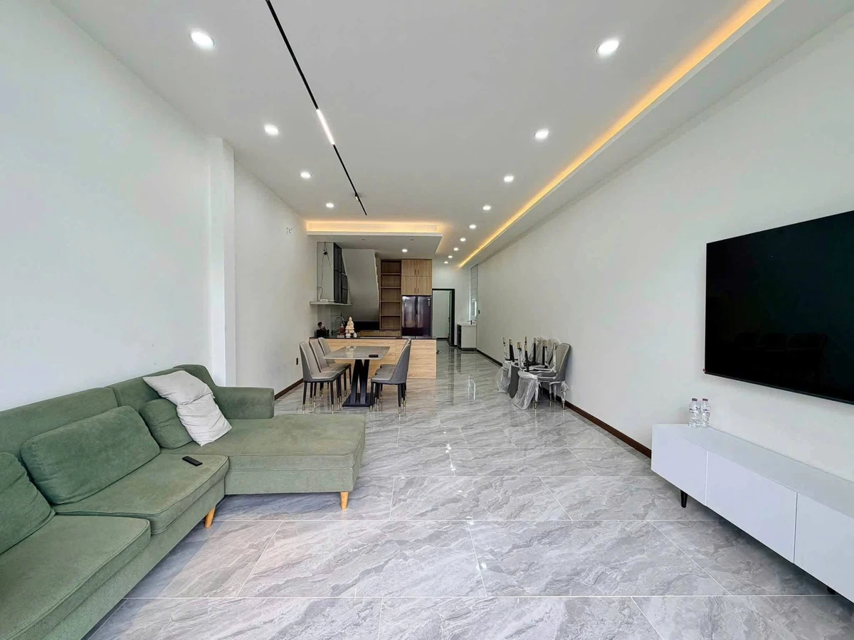 Bán nhà mặt tiền đường Lý Thị Huê, Vĩnh Quang, Rạch Giá 4,5x21,5m giá 2,7 tỷ - Ảnh thu nhỏ 3