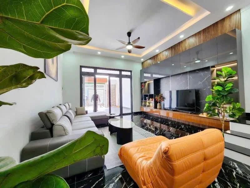 Nhà bán full nội thất 3PN, 120m² Giải Phóng, 5,5 tỷ - Ảnh thu nhỏ 2