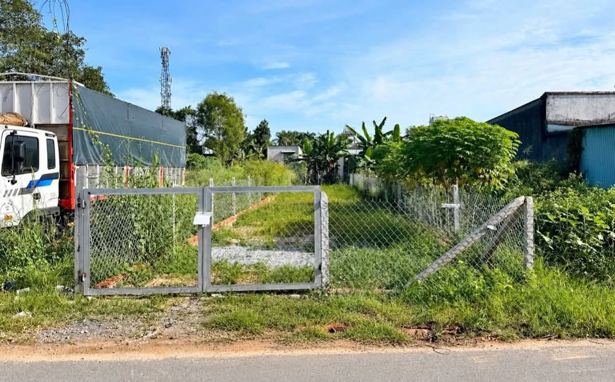 Bán đất 300m² sổ hồng, mặt tiền đường lớn, 449 triệu - Ảnh 1