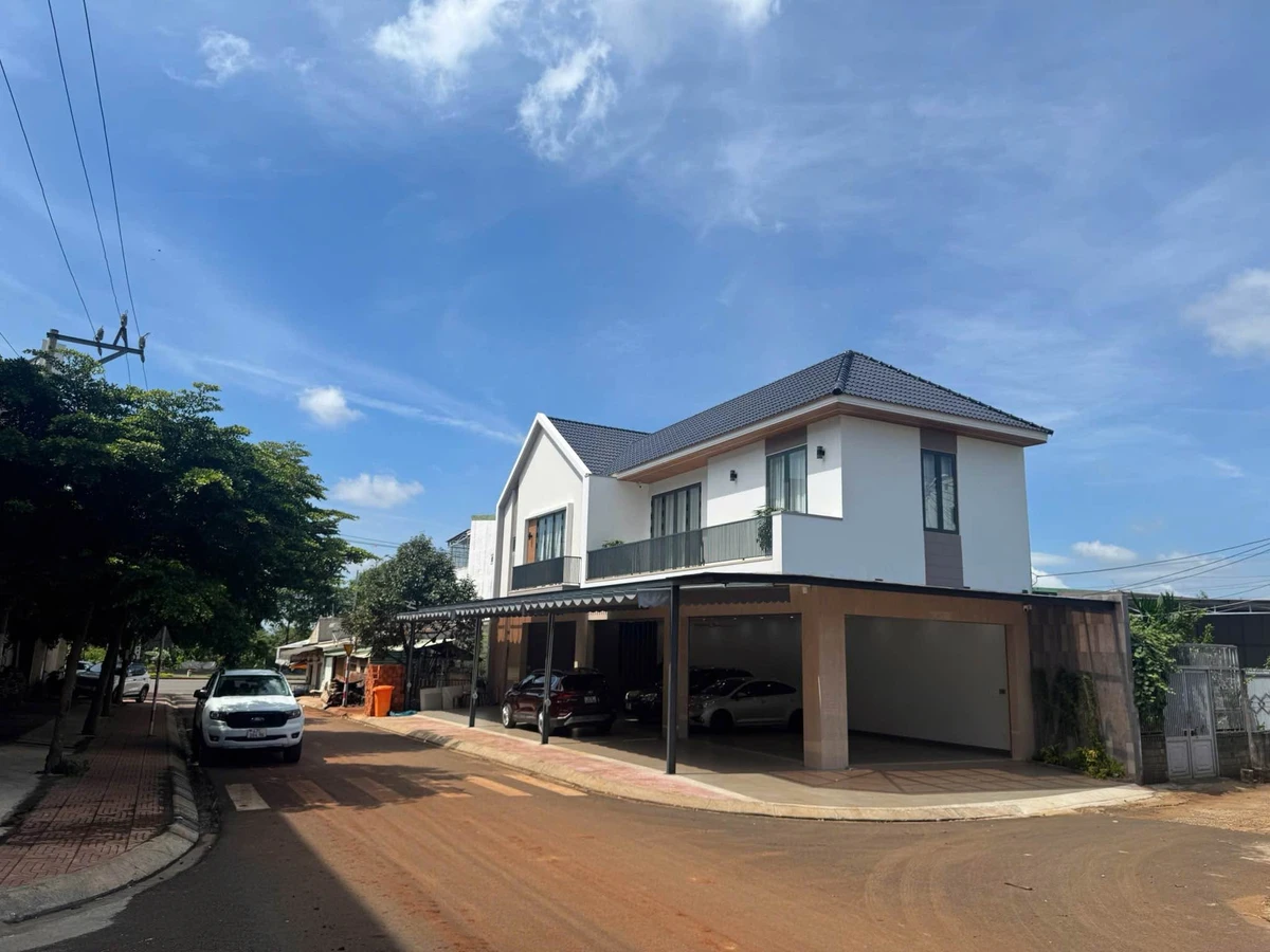 Bán nhà góc 2 mặt tiền Nguyễn Chí Thanh, Tân An, 176m², 11,9 tỷ - Ảnh thu nhỏ 3