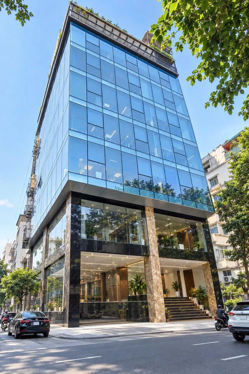 Bán tòa văn phòng 120m² góc phố Hoàng Quốc Việt, Cầu Giấy 56,8 tỷ - Ảnh 1