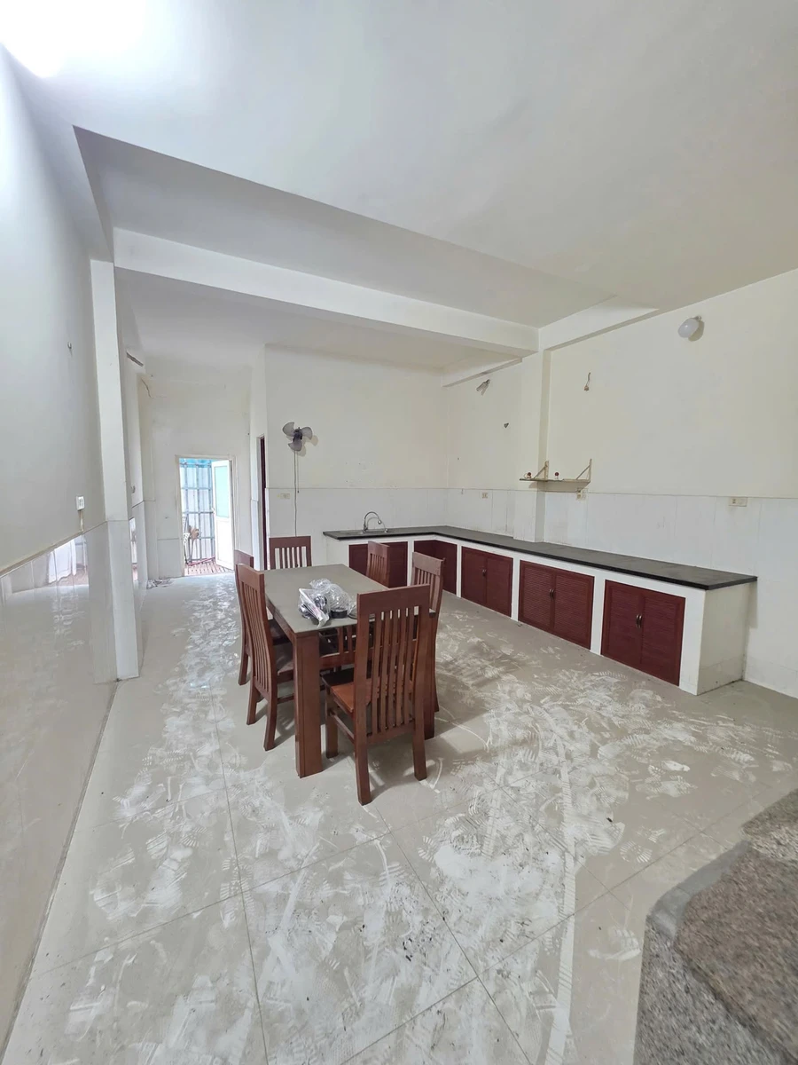 Bán nhà 3 lầu 108m2 mặt tiền GS1, Dĩ An - 14.5 tỷ - Ảnh thu nhỏ 4