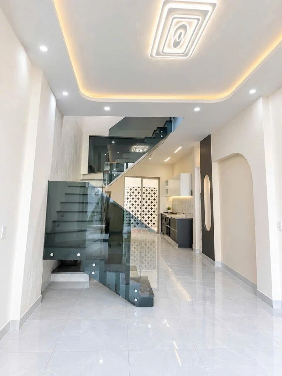 Bán nhà mới 2 tầng 63m² gần Dĩ An giá 3.9 tỷ - Ảnh thu nhỏ 2
