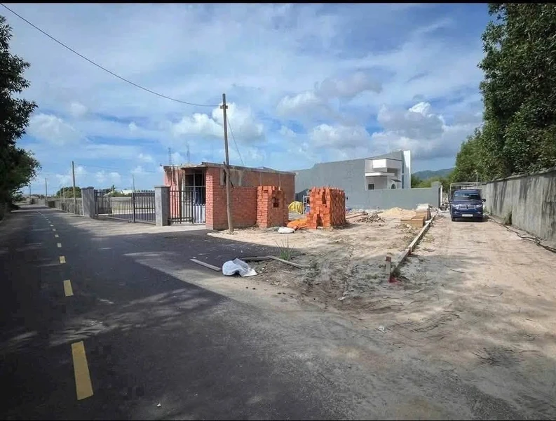 Bán nhà lầu 80m² 3 phòng ngủ trung tâm Phan Thiết 3 tỷ o935
