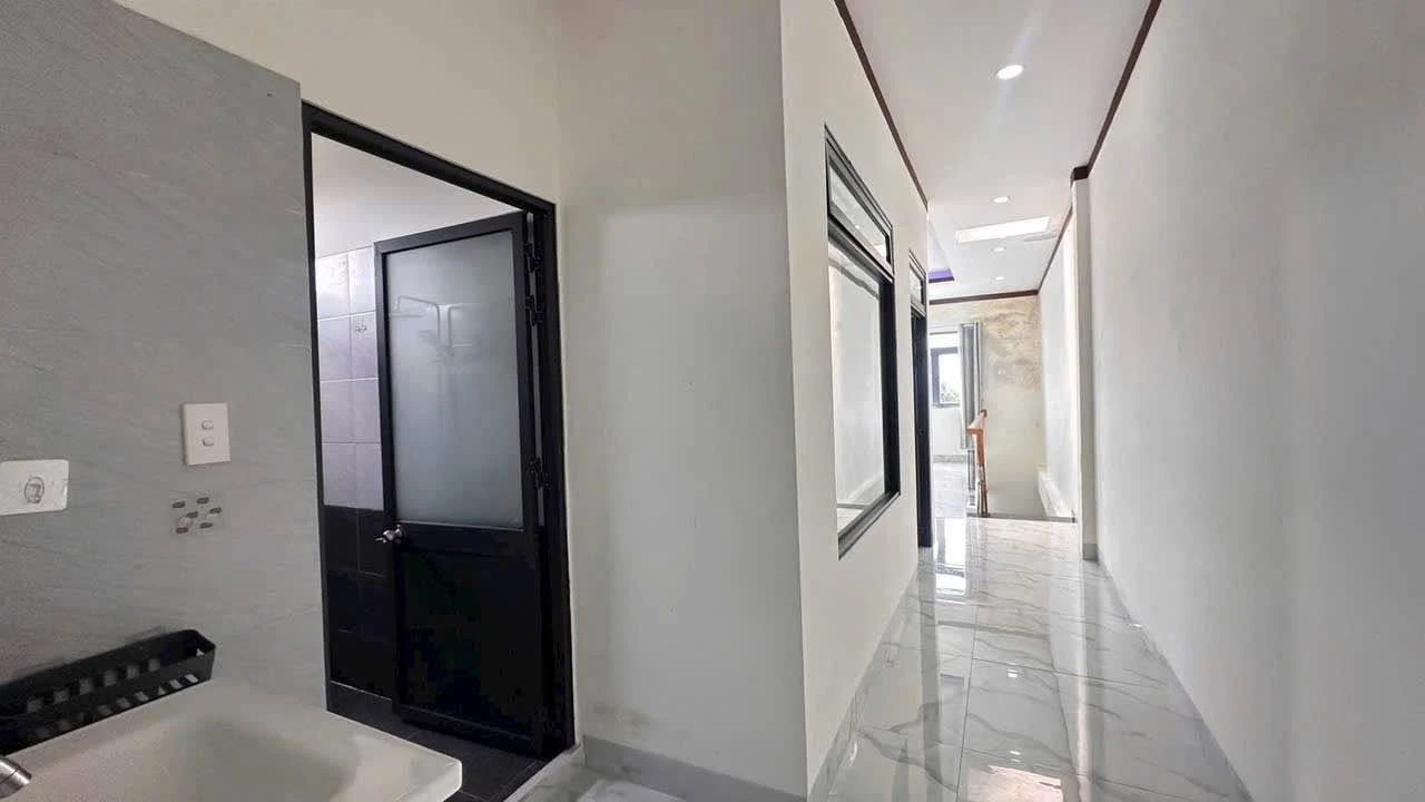 Bán nhà mê lửng 65m² 3PN Cao Thành chỉ 1 tỷ 990 - Ảnh 1