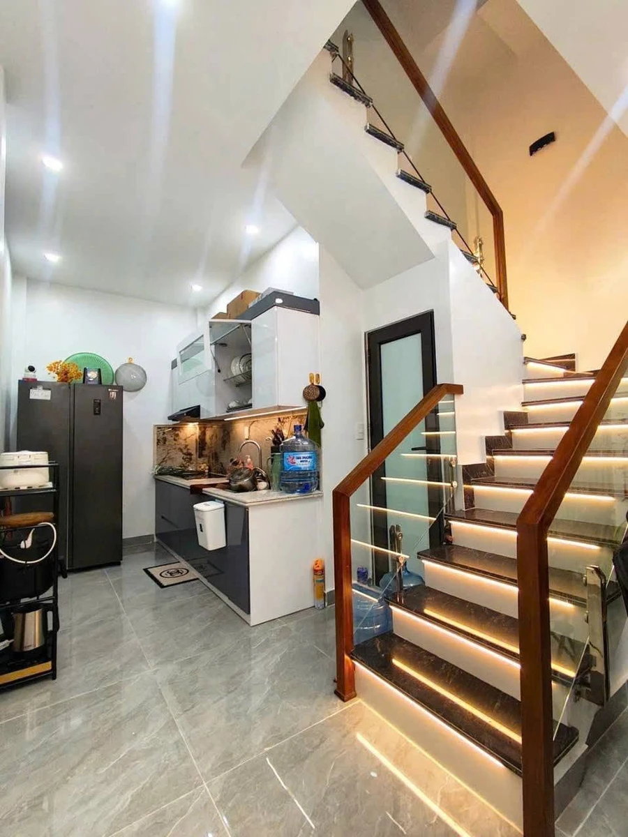 Bán nhà 3 tầng 40m² 4PN phố Tô Hiếu Tân Bình - Ảnh thu nhỏ 2
