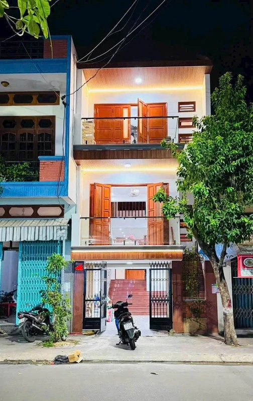 Bán nhà 3 tầng mặt tiền 71m² Tô Hiến Thành, Quy Nhơn