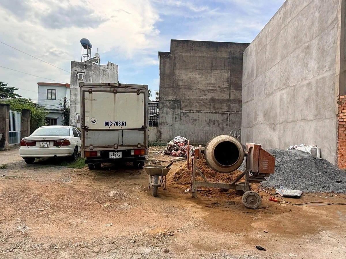Bán lô đất góc 2 mặt tiền 84m² Trấn Biên - Ảnh 1