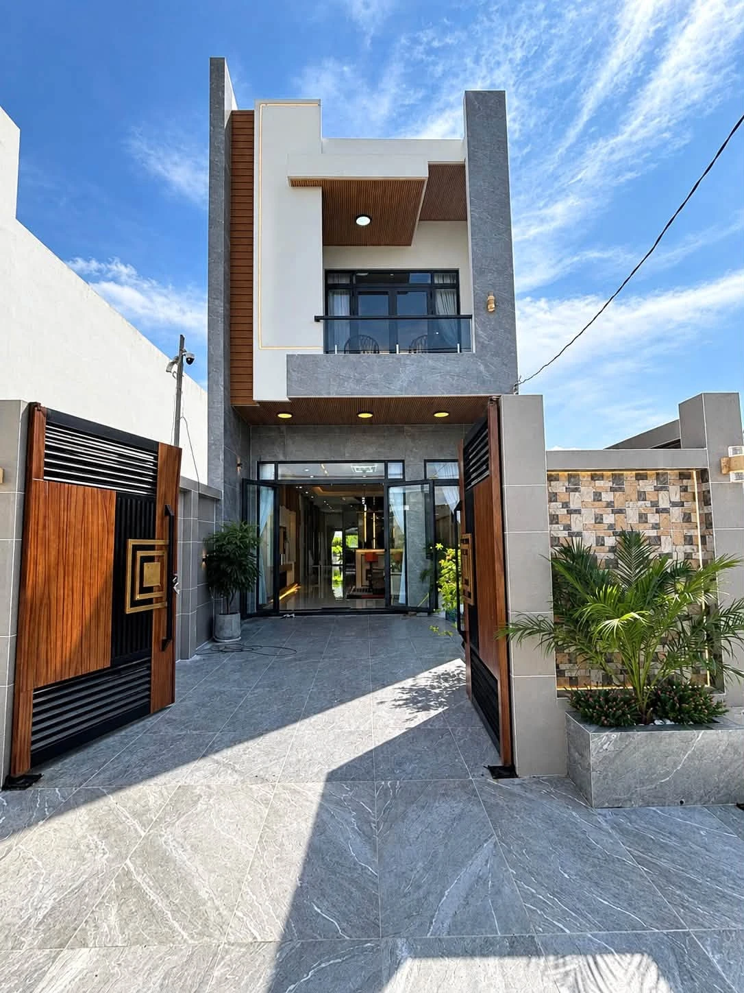 Bán nhà phố phong cách resort 5x35m, 3PN 4WC, full nội thất tại Cần Đước, Long An - Ảnh 1