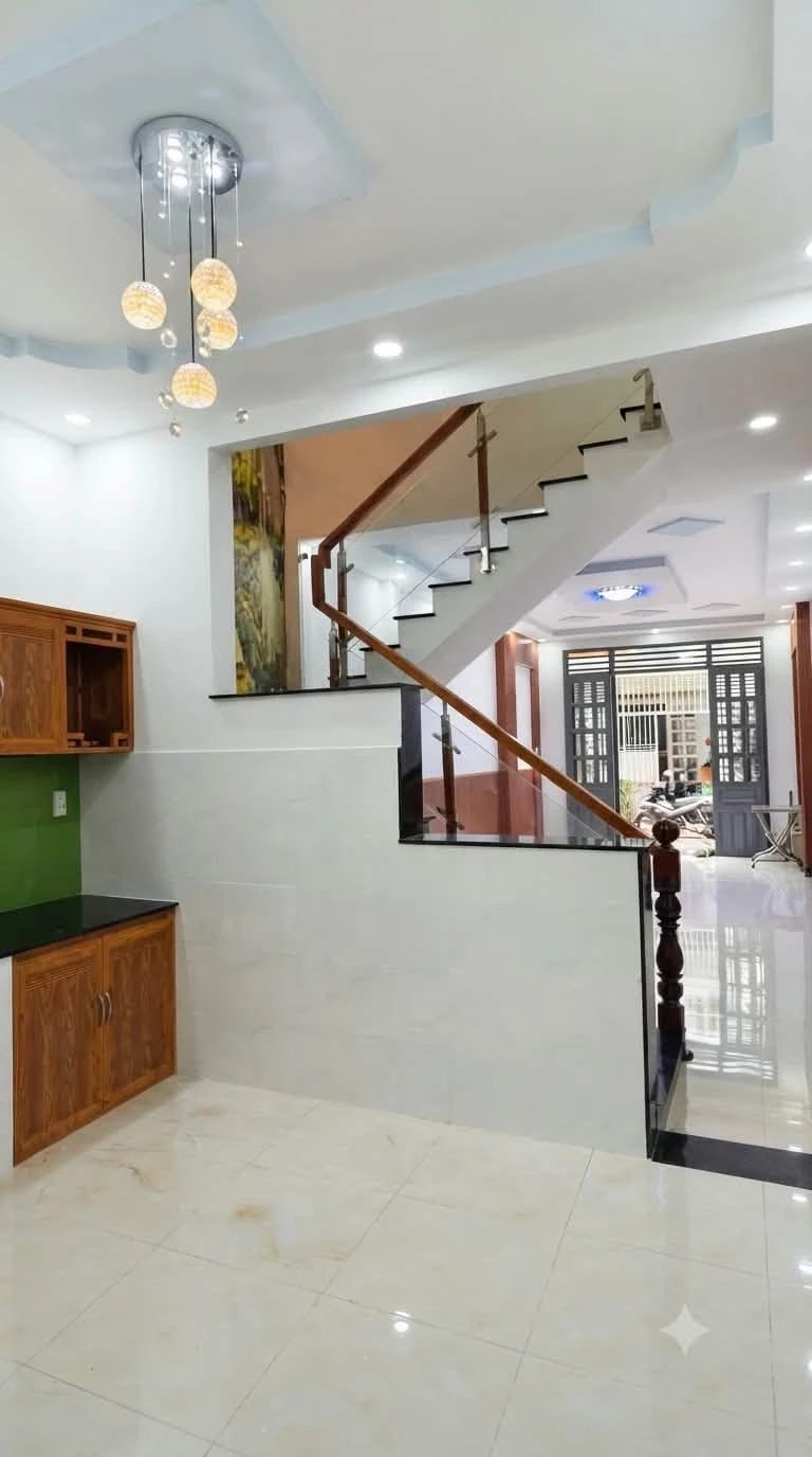 Bán nhà mới 4x14m hẻm 6m giá hơn 4 tỷ khu vực Bình Tân - Ảnh 1