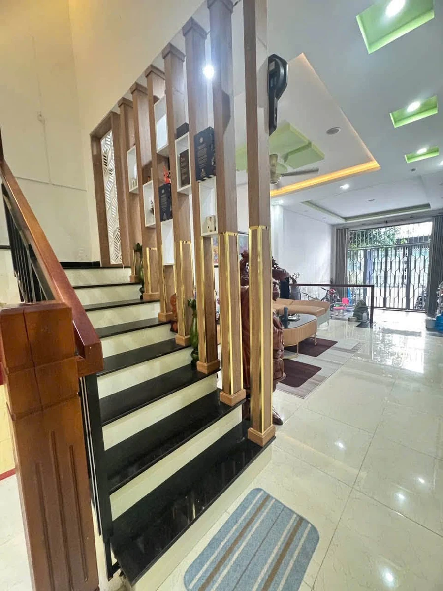 Bán nhà 3 tầng 220m² Nha Trang, 8,1 tỷ - Ảnh thu nhỏ 5