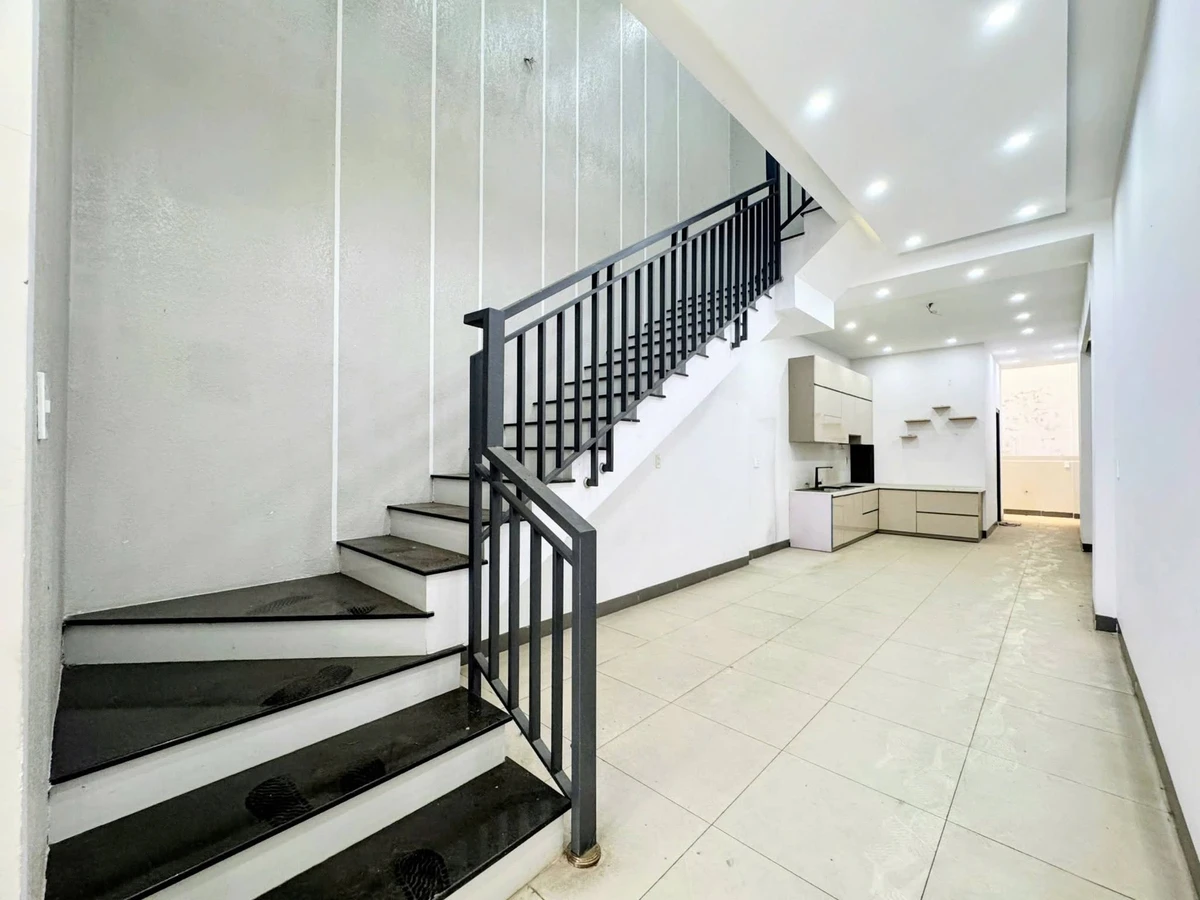Bán nhà 1 trệt 1 lầu 100m2, 3 phòng ngủ, đường 2 ô tô, Hố Nai, Biên Hòa - Ảnh thu nhỏ 5