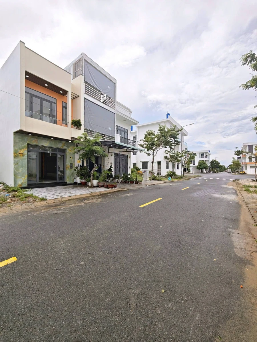 Bán nhà mới 90m² 3 phòng ngủ Rạch Giá An Giang 3 tỷ 350 triệu - Ảnh thu nhỏ 2
