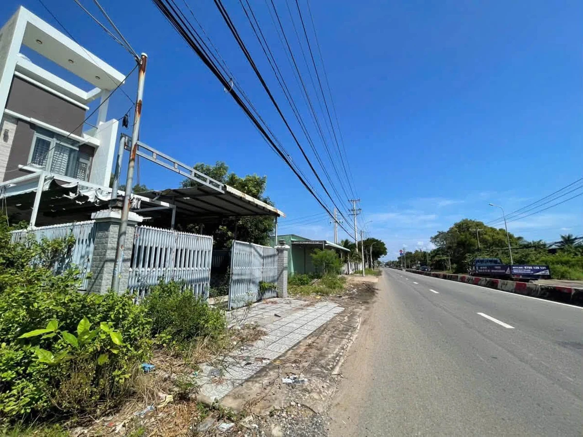 Bán nhà mặt tiền HL44A, 1 trệt 1 lầu 3 phòng ngủ, 120m², An Ngãi, Long Điền - Ảnh thu nhỏ 2