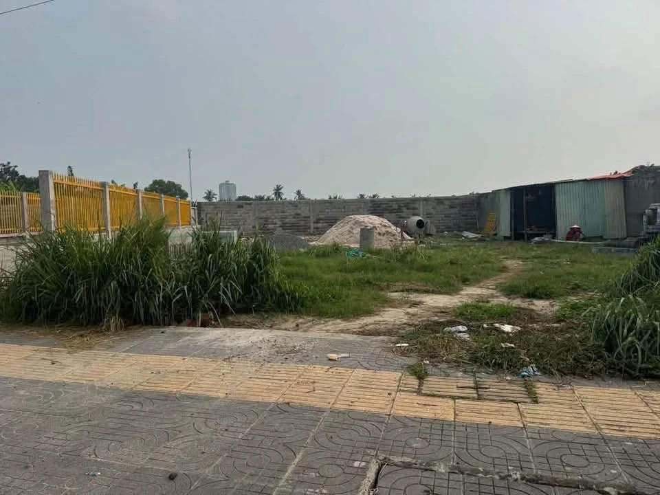 Bán đất mặt tiền ven biển 150m² gần cầu Cửa Lấp Phước 4,45 tỷ - Ảnh thu nhỏ 2
