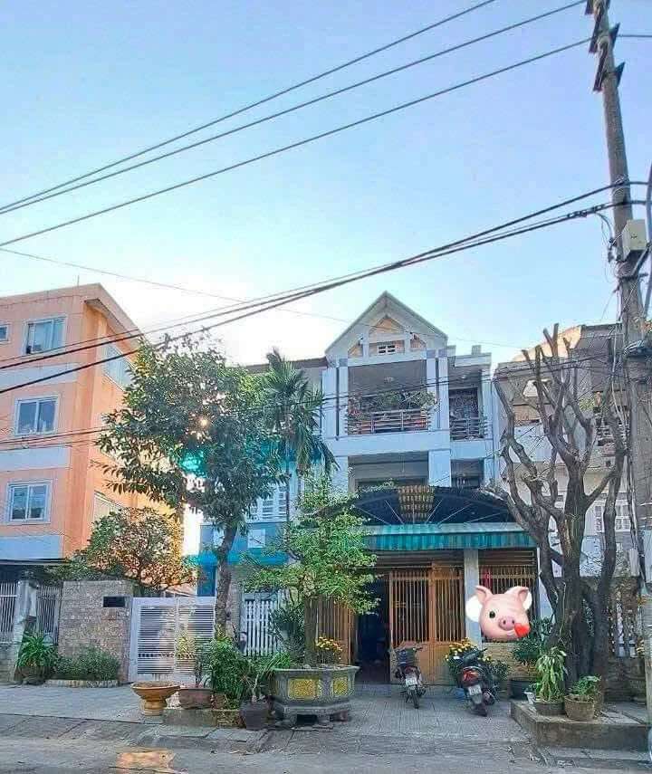 Bán nhà 3 tầng mặt tiền 142.5m² trung tâm Huế, 10 tỷ - Ảnh 1