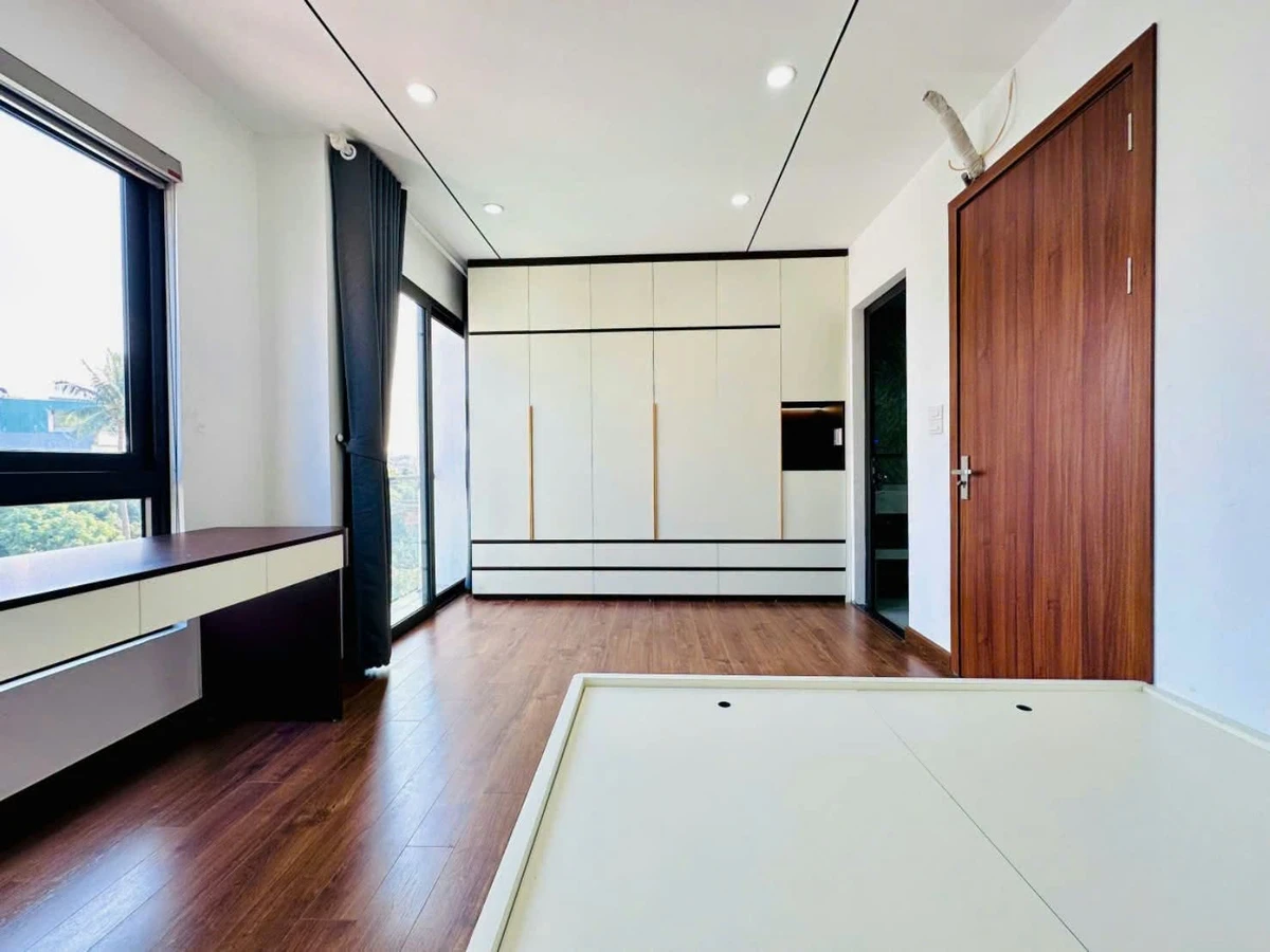 Bán nhà mới 7 tầng 35m2 full nội thất, thang máy, gần đường Cổ Linh, Thạch Bàn, Long Biên, Hà Nội - Ảnh thu nhỏ 5