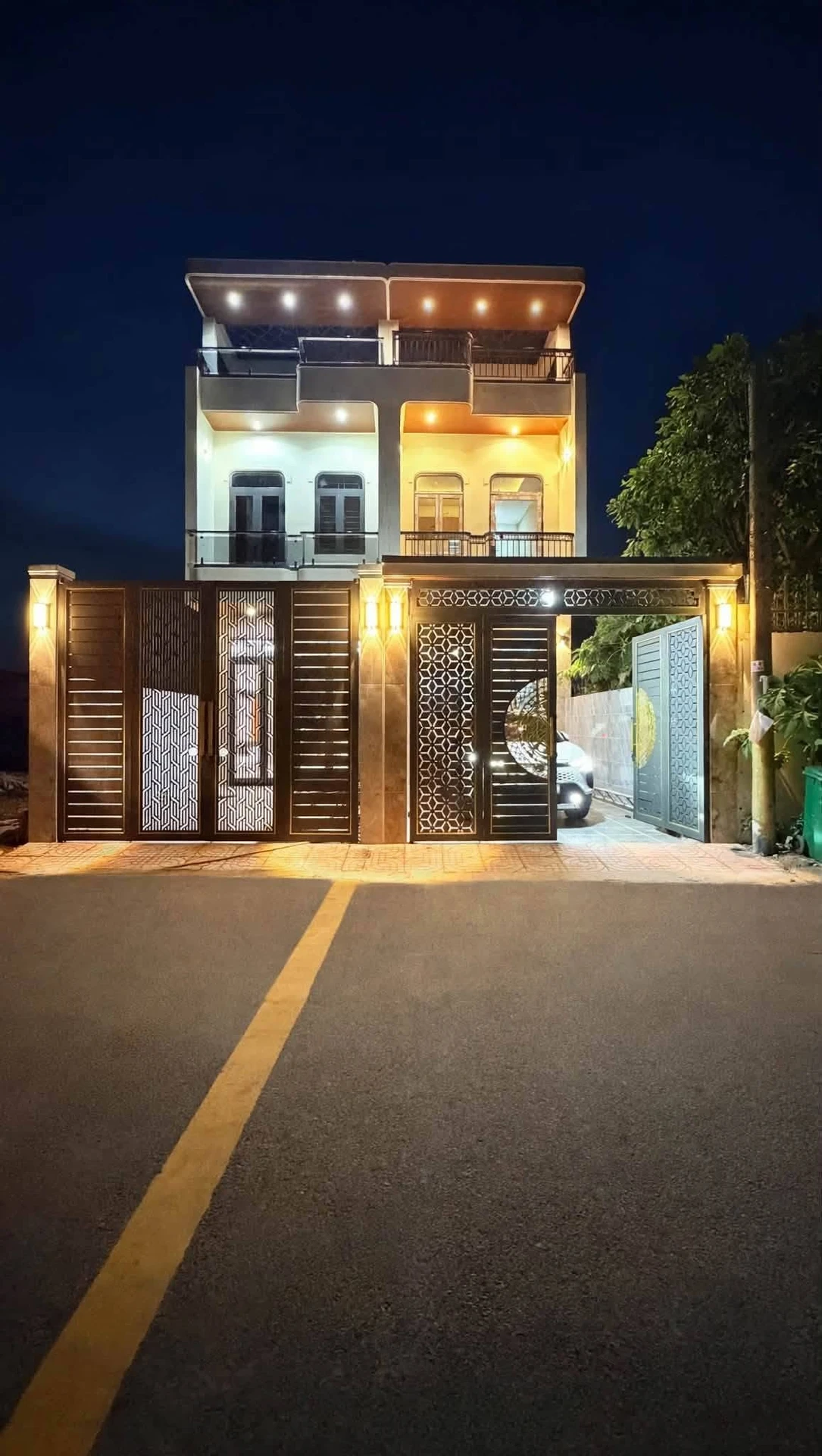 Bán cặp nhà lô góc 100m2 gần Bicosi Dĩ An 5,5 tỷ - Ảnh 1
