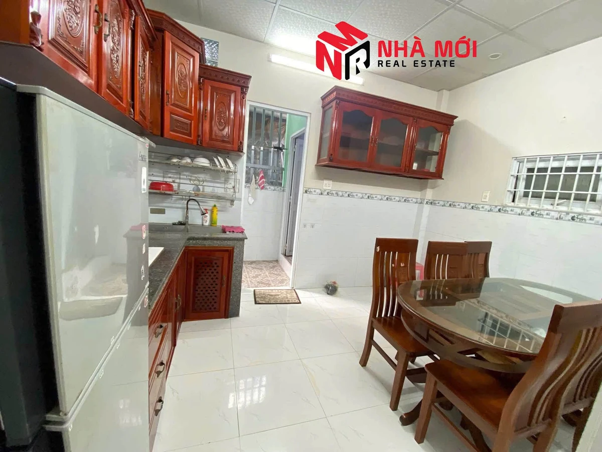 Nhà mặt tiền chợ Phường 8 Cà Mau, 85m², 3PN, nội thất đầy đủ - Ảnh thu nhỏ 5