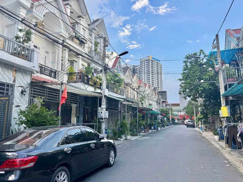 Bán nhà trệt lầu Dĩ An 64m² gần Vincom hơn 3 tỷ