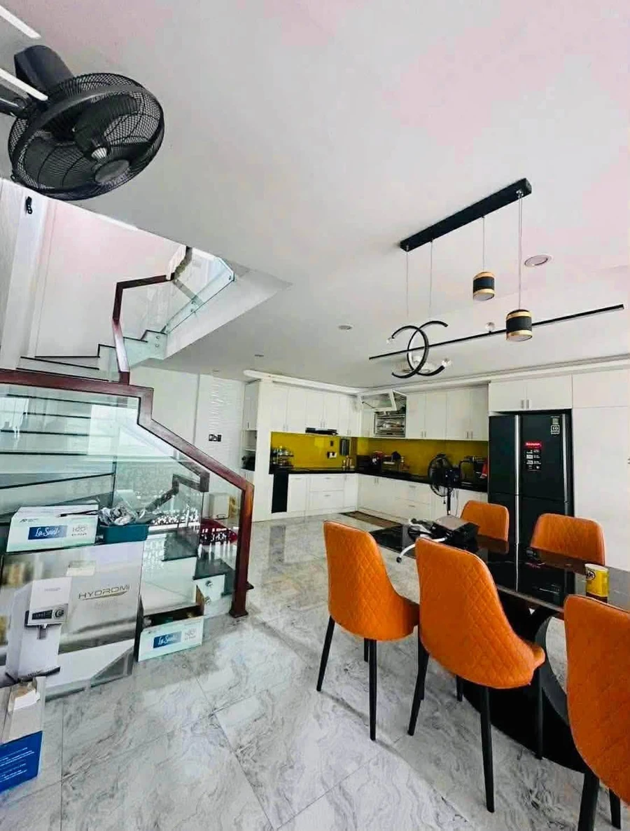 Bán nhà mặt tiền Hoàng Văn Thụ 60m2, 4 phòng ngủ, 8 tỷ - Ảnh thu nhỏ 3