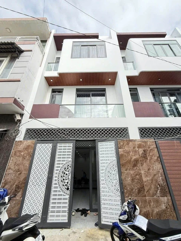 Bán nhà hẻm Nam Quốc Cang Buôn Ma Thuột, 170m², 3 phòng ngủ, 2.75 tỷ